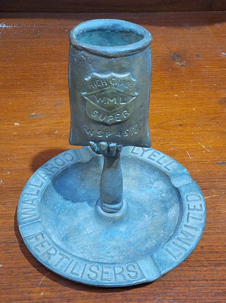 Lot 1242 - ADVERTISING ASHTRAY