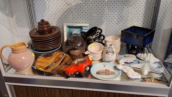 Lot 1272 - POTTERY