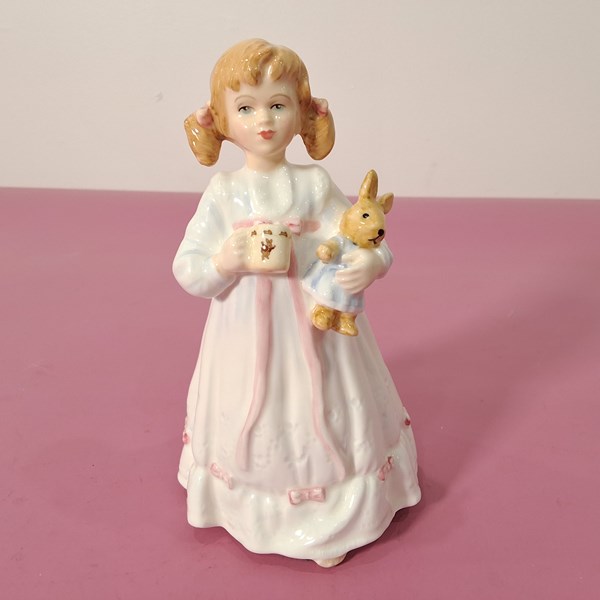 Lot 1170 - ROYAL DOULTON FIGURE