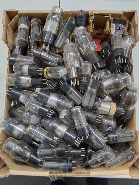 Lot 1261 - RADIO VALVES