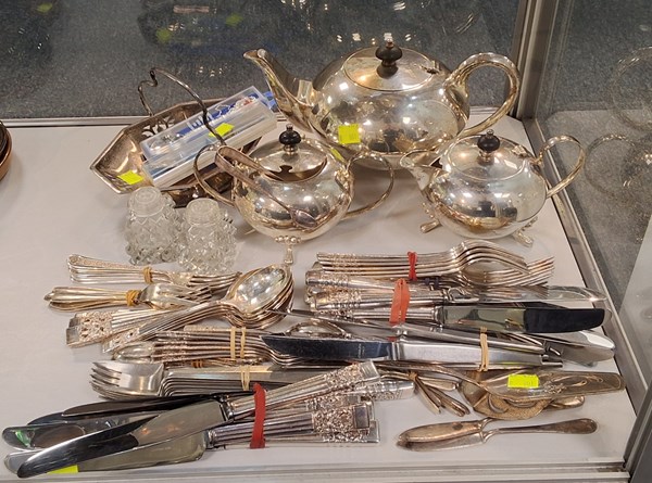 Lot 1210 - PLATED WARE