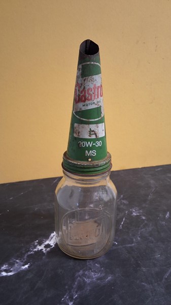 Lot 1236 - OIL BOTTLE