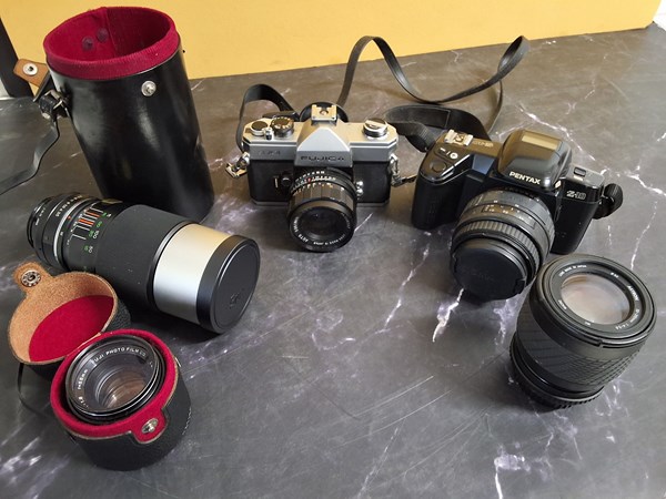 Lot 1269 - CAMERAS