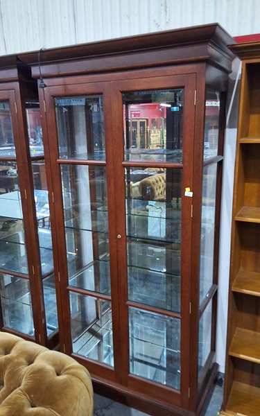 Lot 151 - DISPLAY CABINET