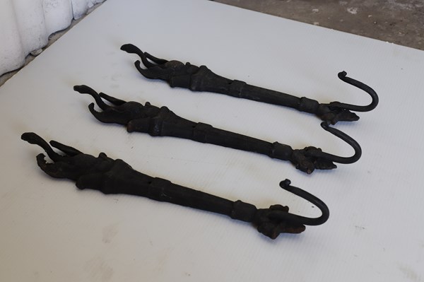 Lot 196 - COAT HOOKS