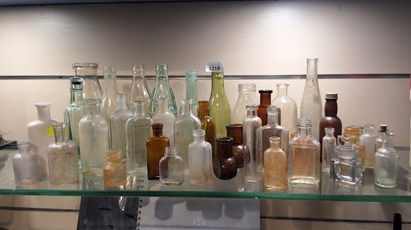 Lot 1210 - A COLLECTION OF BOTTLES