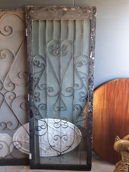 Lot 434 - SCREEN DOOR