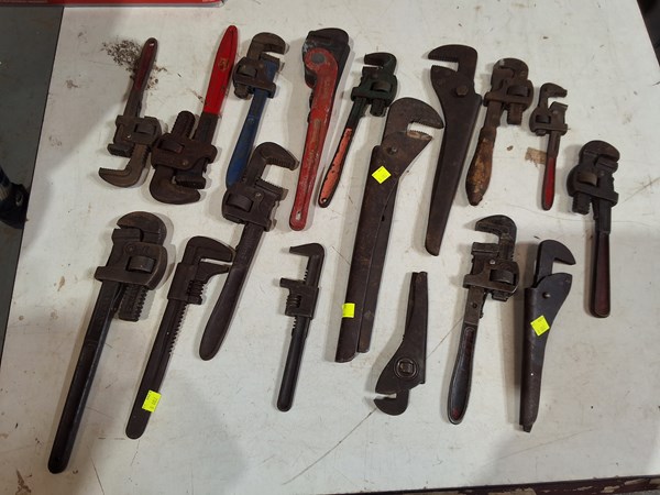 Lot 233 - PIPE WRENCHES