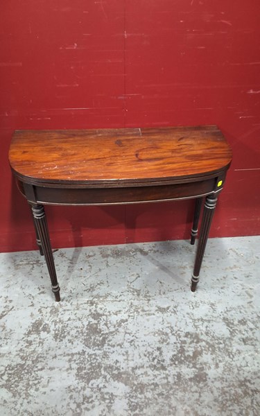 Lot 23 - GAMES TABLE