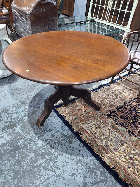 Lot 100 - DINING TABLE