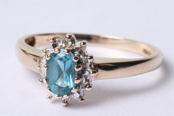 Lot 1016 - RING