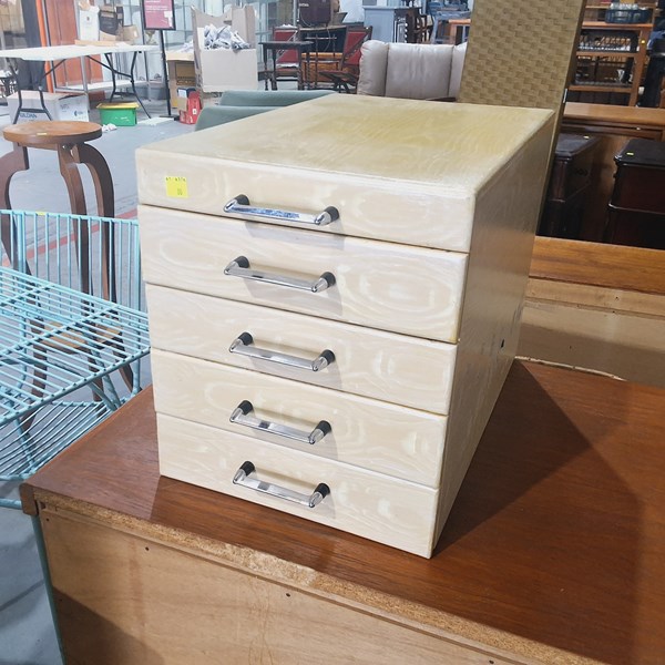 Lot 334 - PARTS DRAWERS