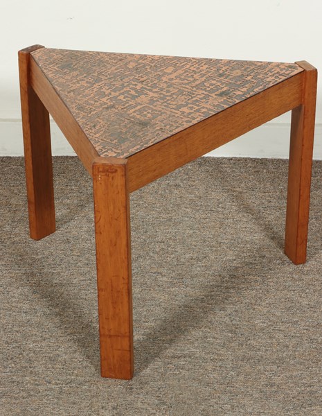 Lot 403 - OCCASIONAL TABLE