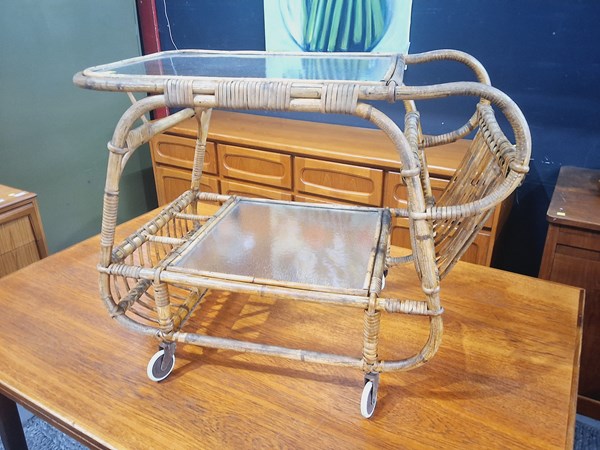 Lot 351 - TRAY MOBILE