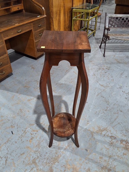 Lot 162 - PLANTER STAND