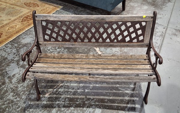 Lot 252 - GARDEN BENCH