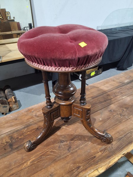 Lot 287 - PIANO STOOL