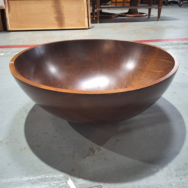 Lot 18 - FRUIT BOWL