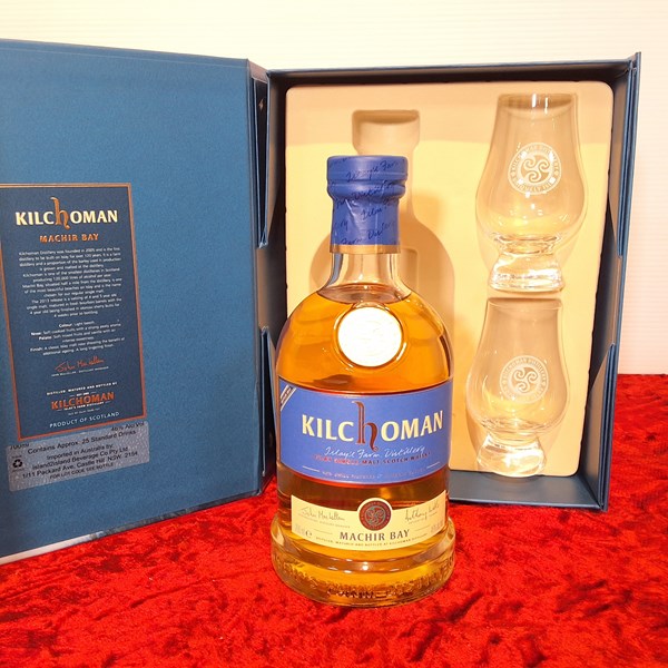 Lot 91 - KILCHOMAN MACHIR BAY WHISKY PACK