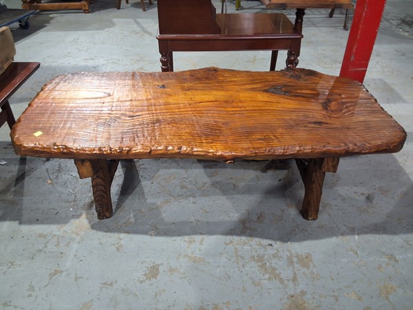 Lot 417 - COFFEE TABLE