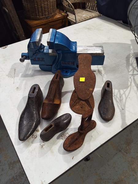 Lot 236 - VICE AND BOOTLASTS