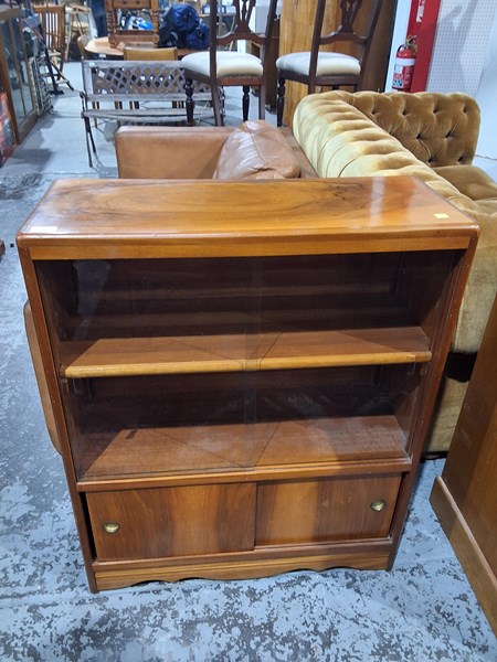 Lot 156 - DISPLAY CABINET