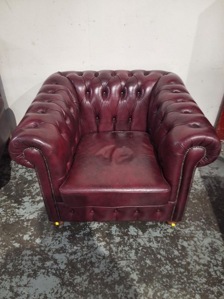 Lot 11 - ARM CHAIR