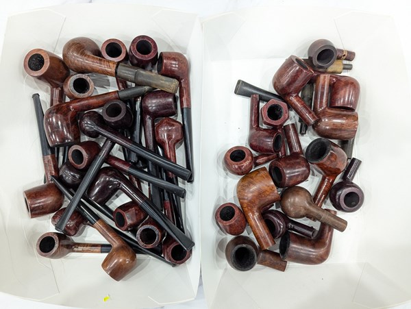 Lot 1222 - SMOKING PIPES