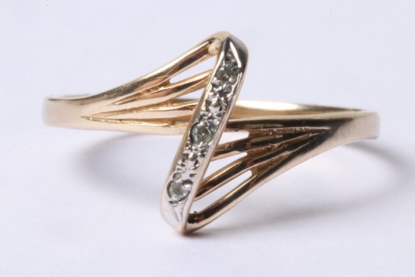 Lot 1031 - RING