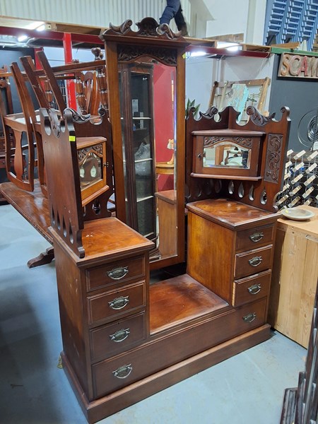 Lot 372 - DUTCHESS DRESSING CHEST