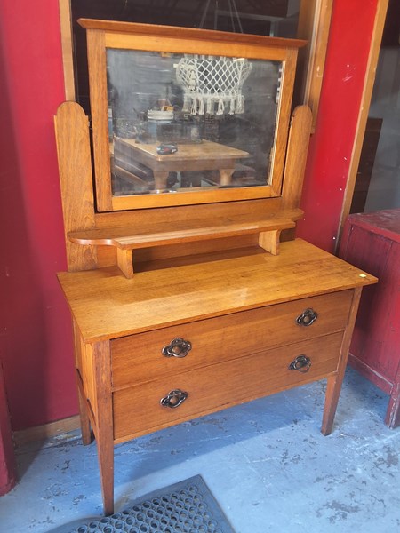 Lot 81 - DRESSER