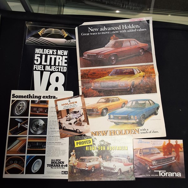 Lot 1159 - HOLDEN BROCHURES