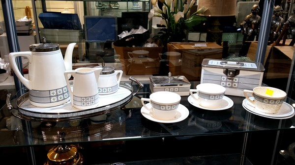 Lot 1004 - COFFEE SET