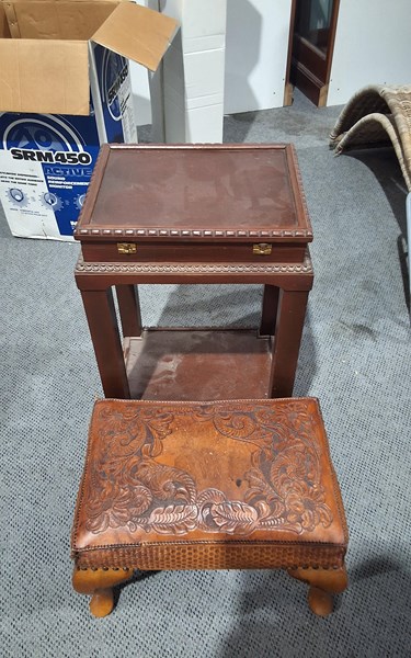 Lot 126 - STOOL AND CANTEEN