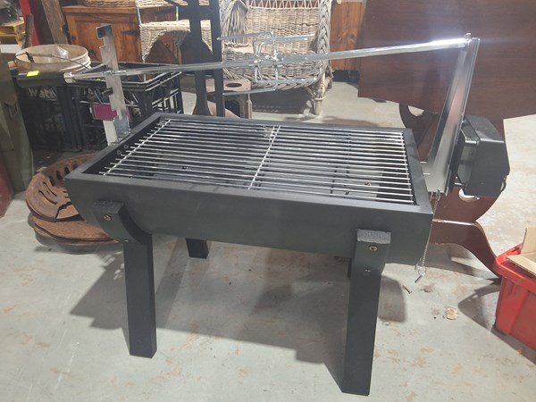 Lot 232 - ROTISSERIE BBQ