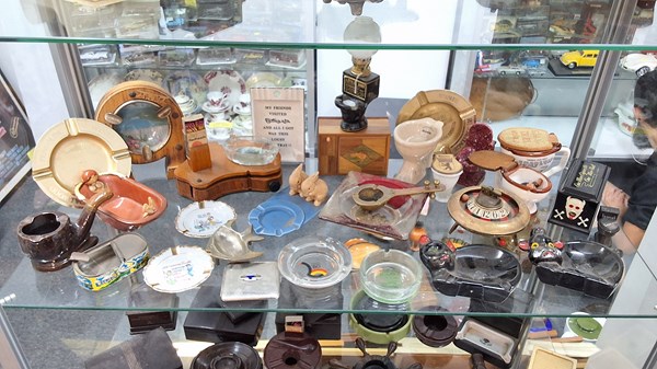 Lot 1420 - ASHTRAYS