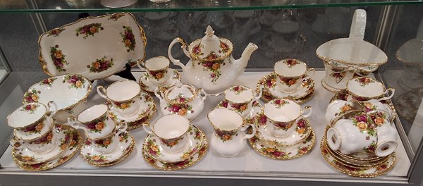 Lot 1179 - ROYAL ALBERT TEASET