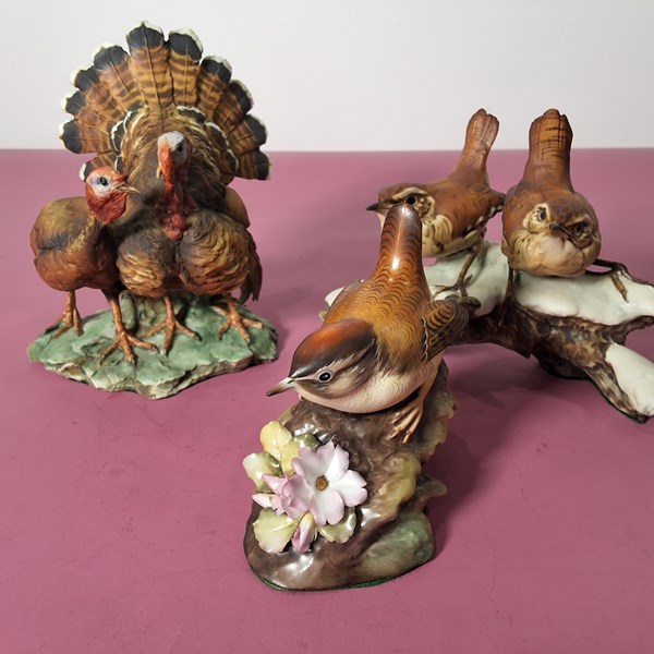 Lot 1409 - THREE BIRD FIGURE GROUPS