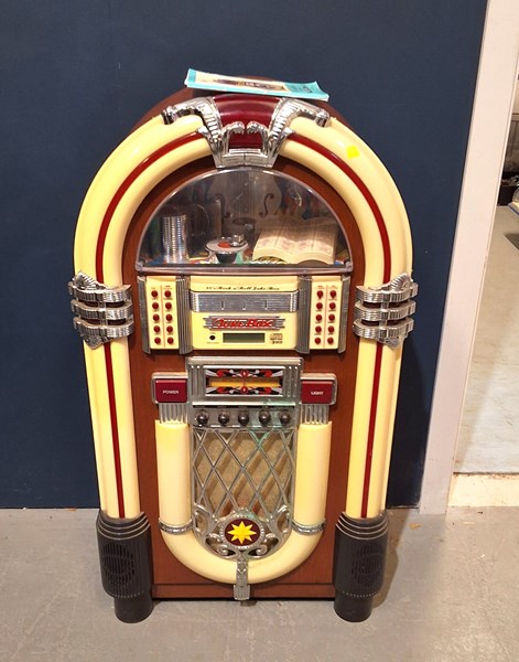 Lot 370 - JUKEBOX