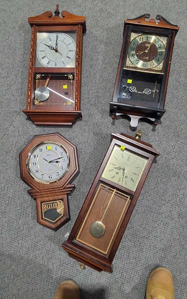 Lot 151 - CLOCKS