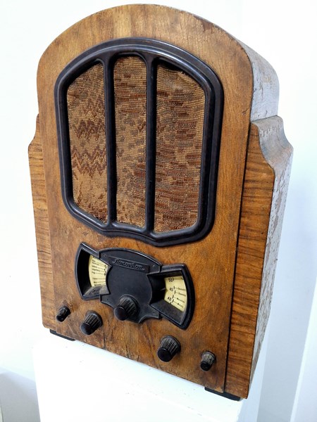 Lot 1443 - LUMOPHON RADIO