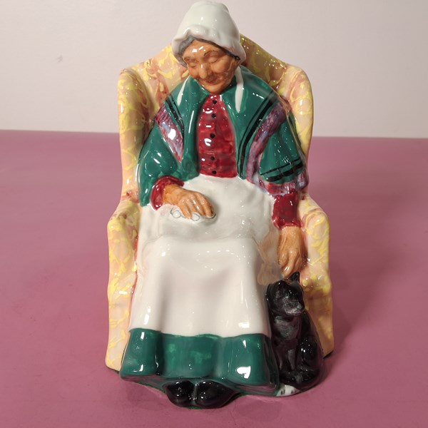 Lot 1405 - ROYAL DOULTON FIGURE