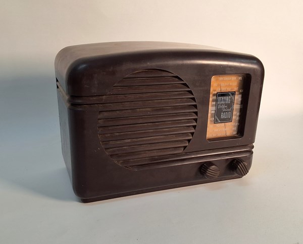 Lot 1278 - BAKELITE RADIO