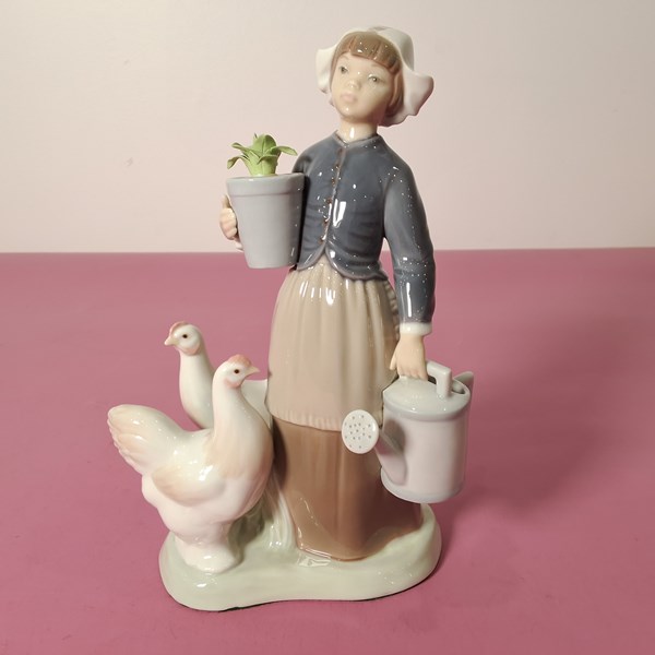 Lot 1410 - LLADRO FIGURE GROUP