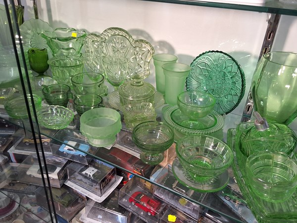 Lot 1444 - GLASSWARE