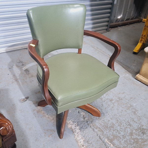 Lot 191 - ARM CHAIR