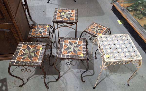 Lot 305 - PLANTER STANDS