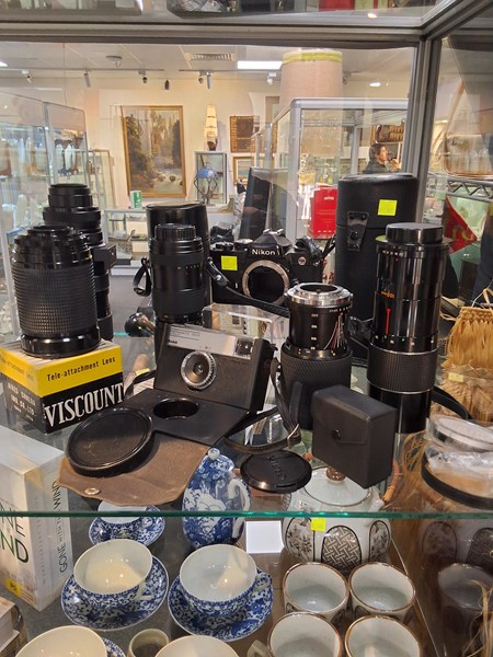 Lot 1366 - CAMERAS & ACCESSORIES