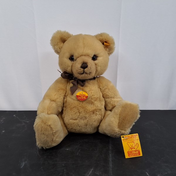 Lot 1190 - STEIFF BEAR