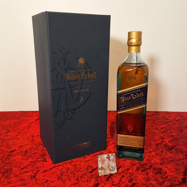 Lot 33 - JOHNNIE WALKER BLUE LABLE WITH CRYSTAL STOPPER